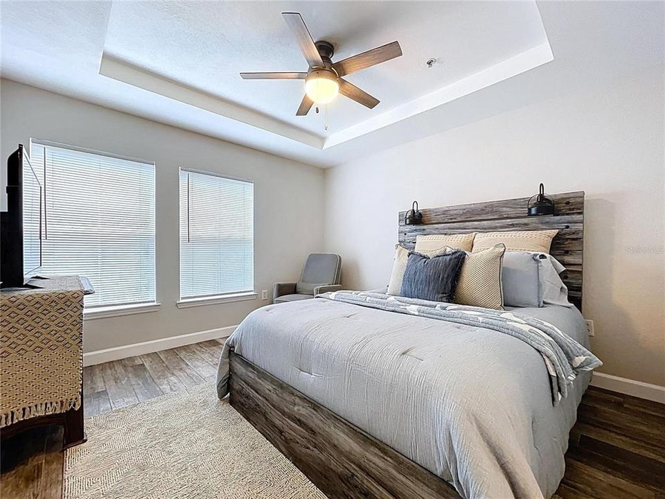 Active With Contract: $168,000 (1 beds, 1 baths, 732 Square Feet)