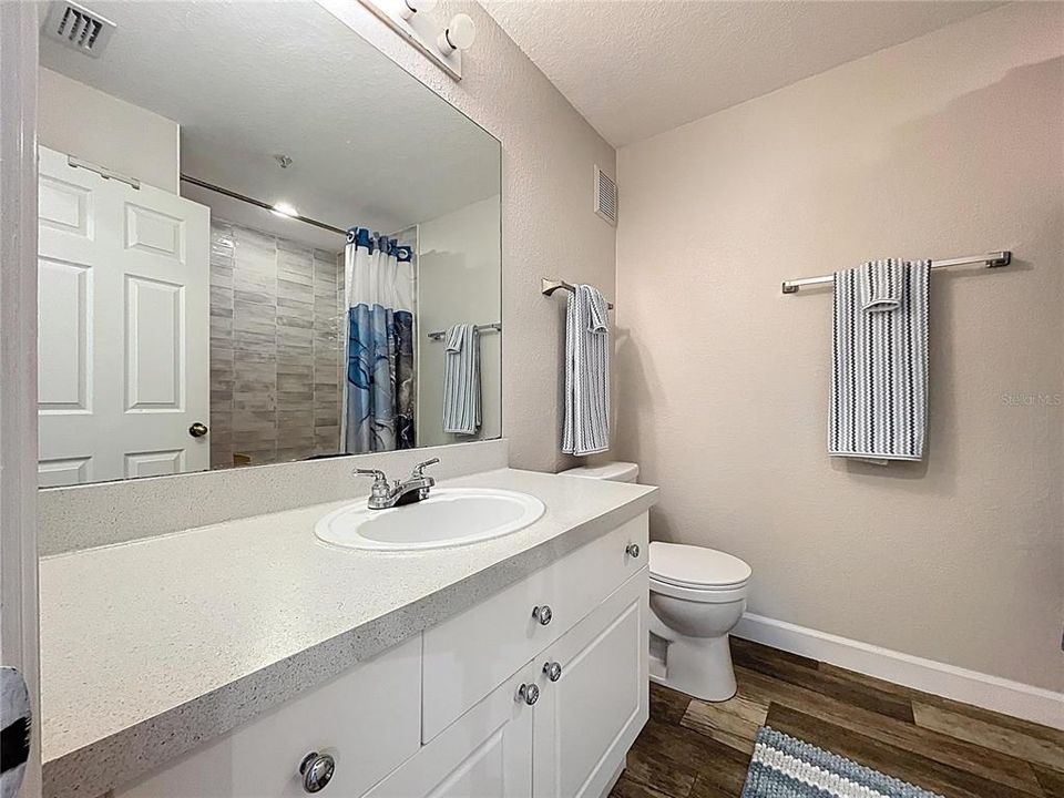 Active With Contract: $168,000 (1 beds, 1 baths, 732 Square Feet)