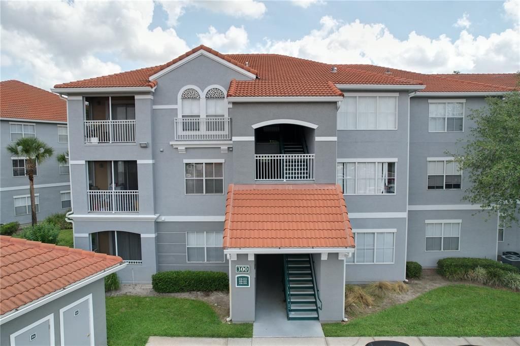 Active With Contract: $168,000 (1 beds, 1 baths, 732 Square Feet)