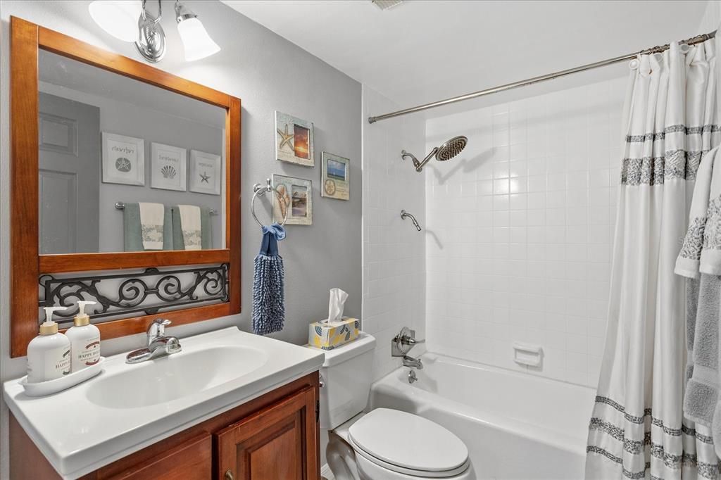 En Venta: $425,000 (2 camas, 2 baños, 1101 Pies cuadrados)