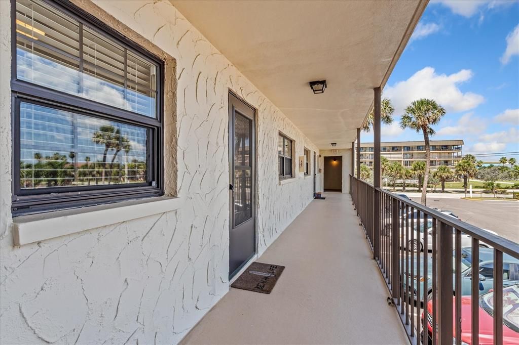 En Venta: $425,000 (2 camas, 2 baños, 1101 Pies cuadrados)