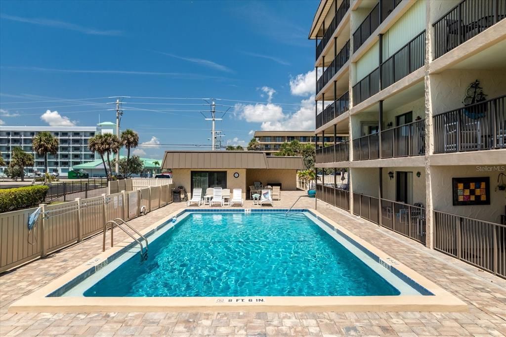 En Venta: $425,000 (2 camas, 2 baños, 1101 Pies cuadrados)