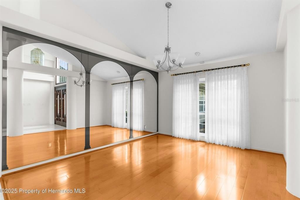 待售: $579,900 (4 贝兹, 3 浴室, 3346 平方英尺)