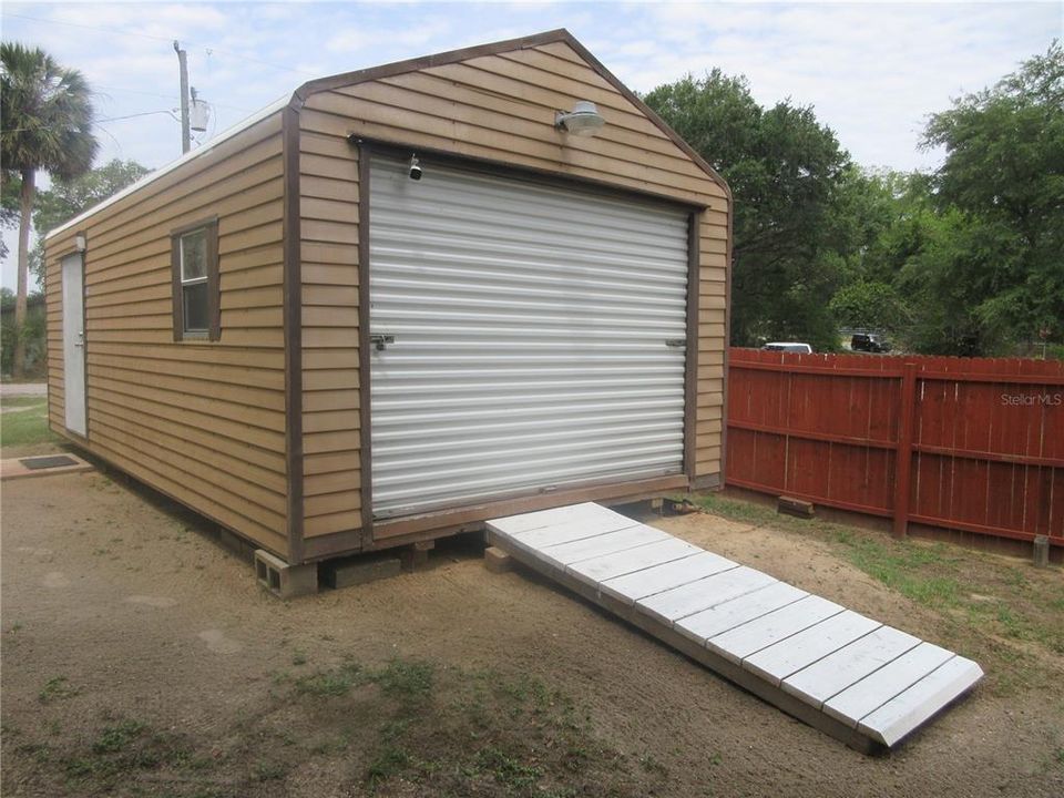 For Sale: $229,000 (2 beds, 1 baths, 960 Square Feet)