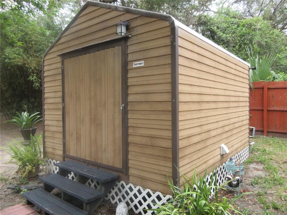 For Sale: $229,000 (2 beds, 1 baths, 960 Square Feet)