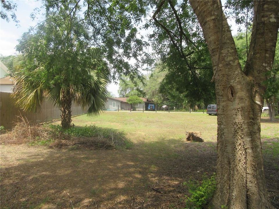 For Sale: $229,000 (2 beds, 1 baths, 960 Square Feet)