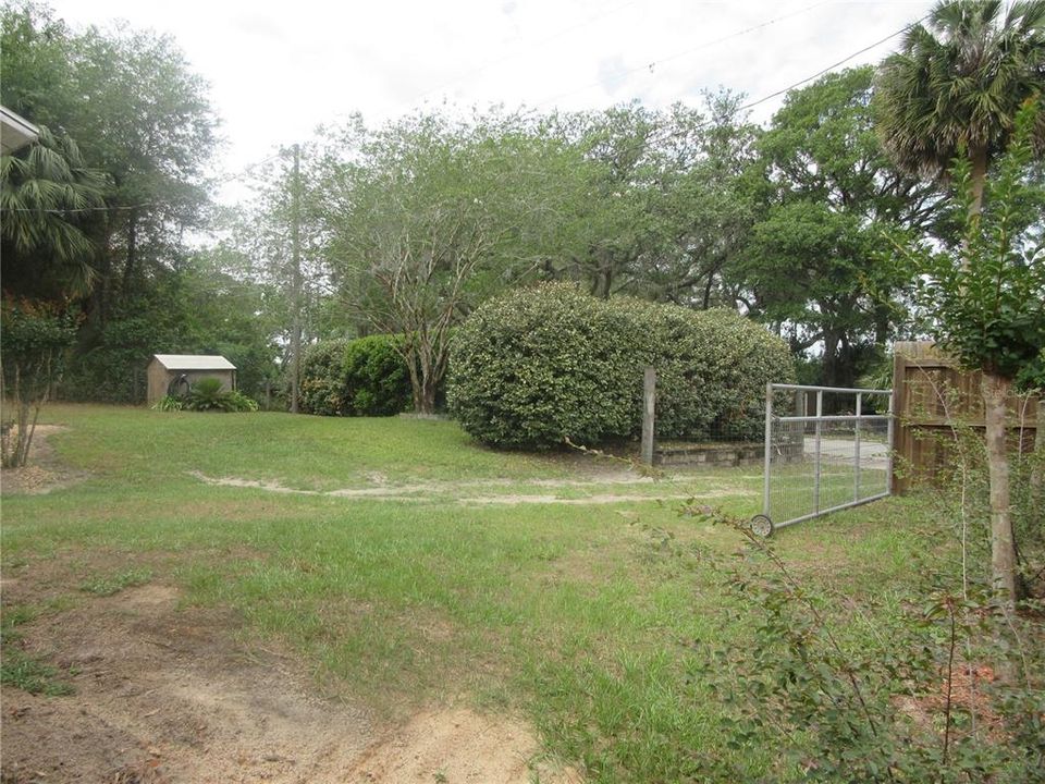 For Sale: $229,000 (2 beds, 1 baths, 960 Square Feet)