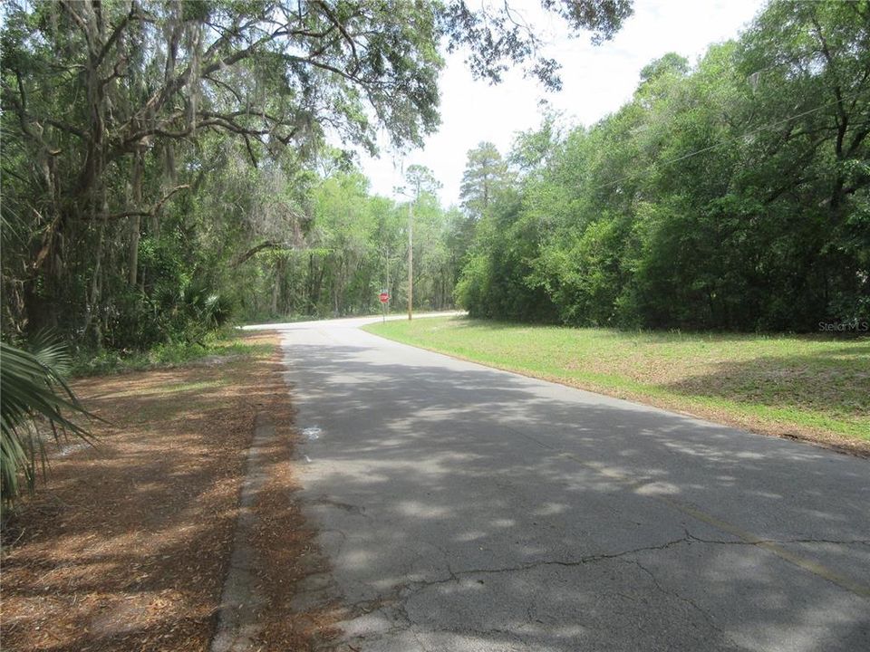 For Sale: $229,000 (2 beds, 1 baths, 960 Square Feet)