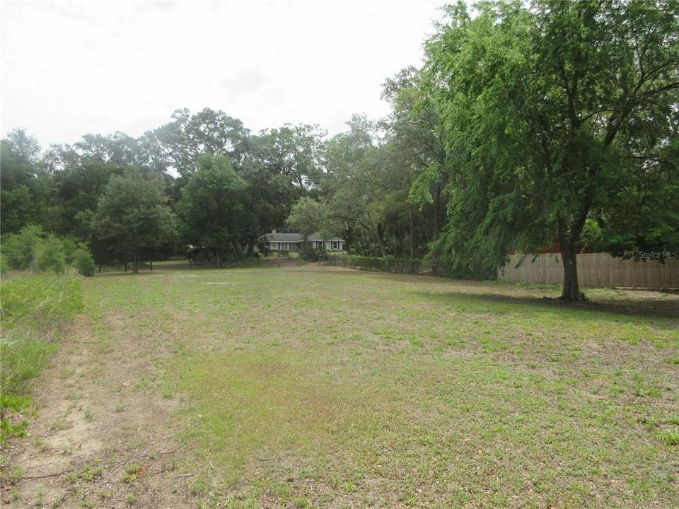 For Sale: $229,000 (2 beds, 1 baths, 960 Square Feet)