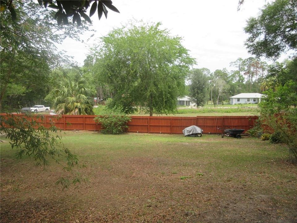 For Sale: $229,000 (2 beds, 1 baths, 960 Square Feet)