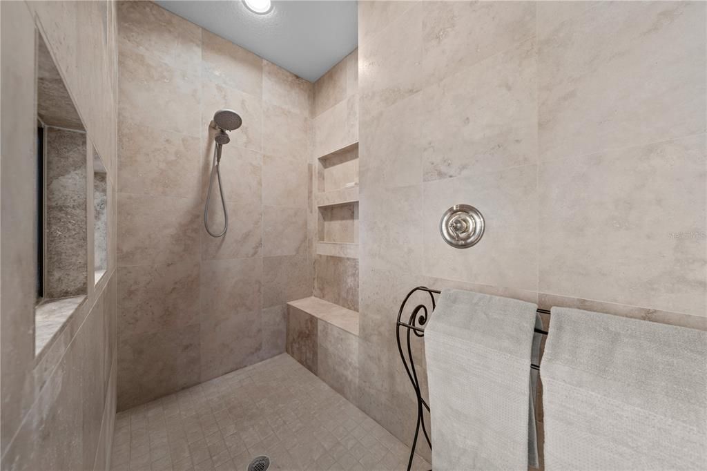 待售: $1,230,000 (5 贝兹, 4 浴室, 4141 平方英尺)