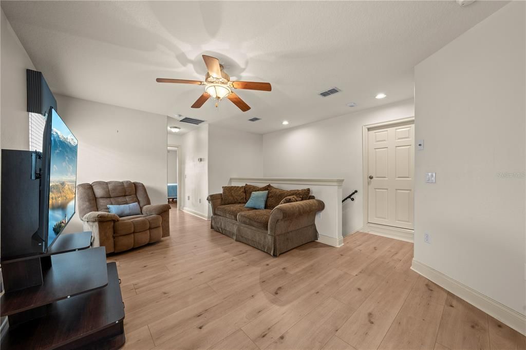 待售: $1,230,000 (5 贝兹, 4 浴室, 4141 平方英尺)