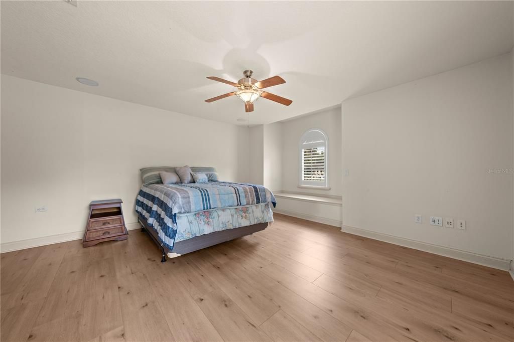 待售: $1,230,000 (5 贝兹, 4 浴室, 4141 平方英尺)