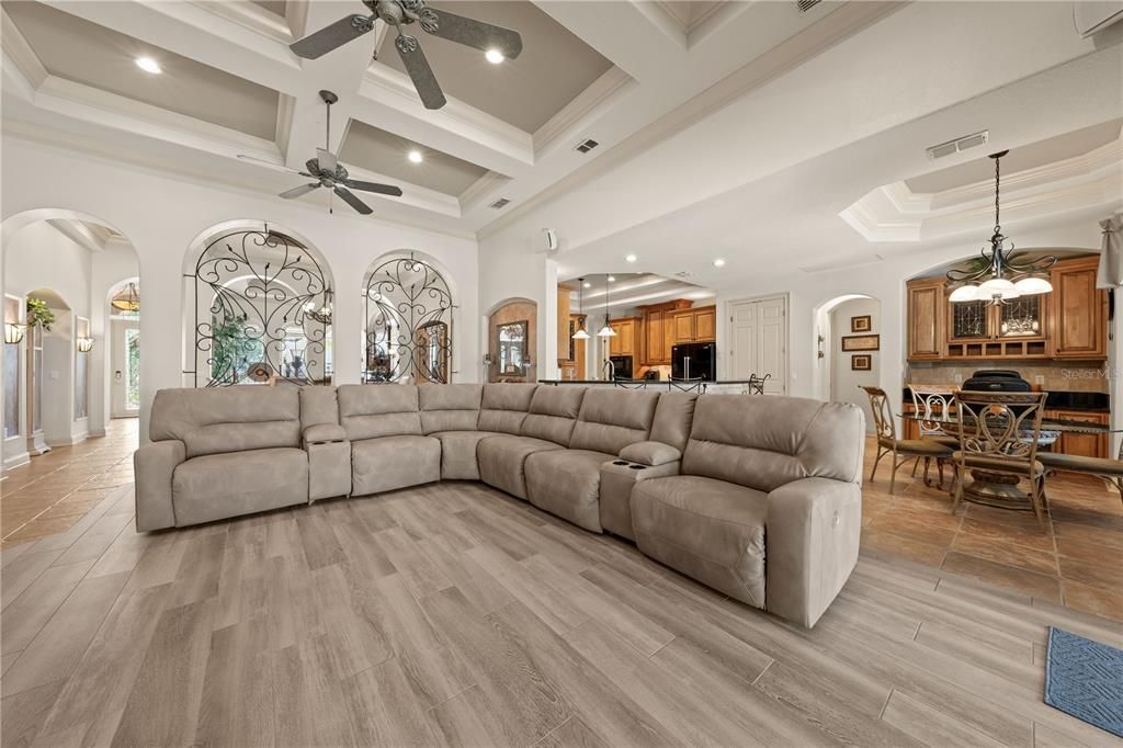 待售: $1,230,000 (5 贝兹, 4 浴室, 4141 平方英尺)