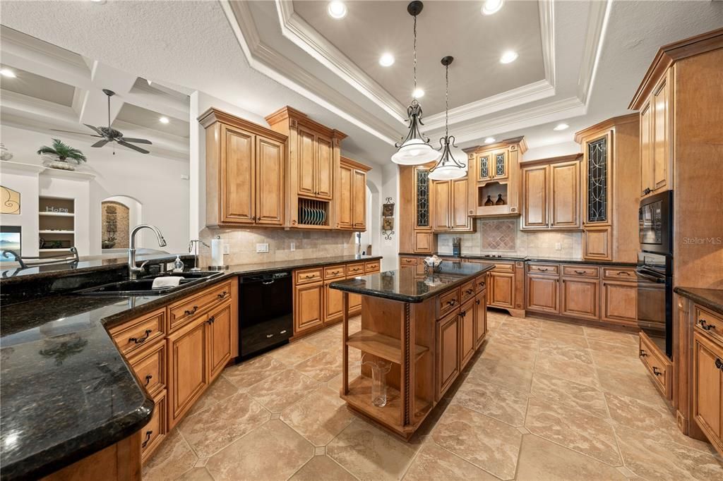 待售: $1,230,000 (5 贝兹, 4 浴室, 4141 平方英尺)