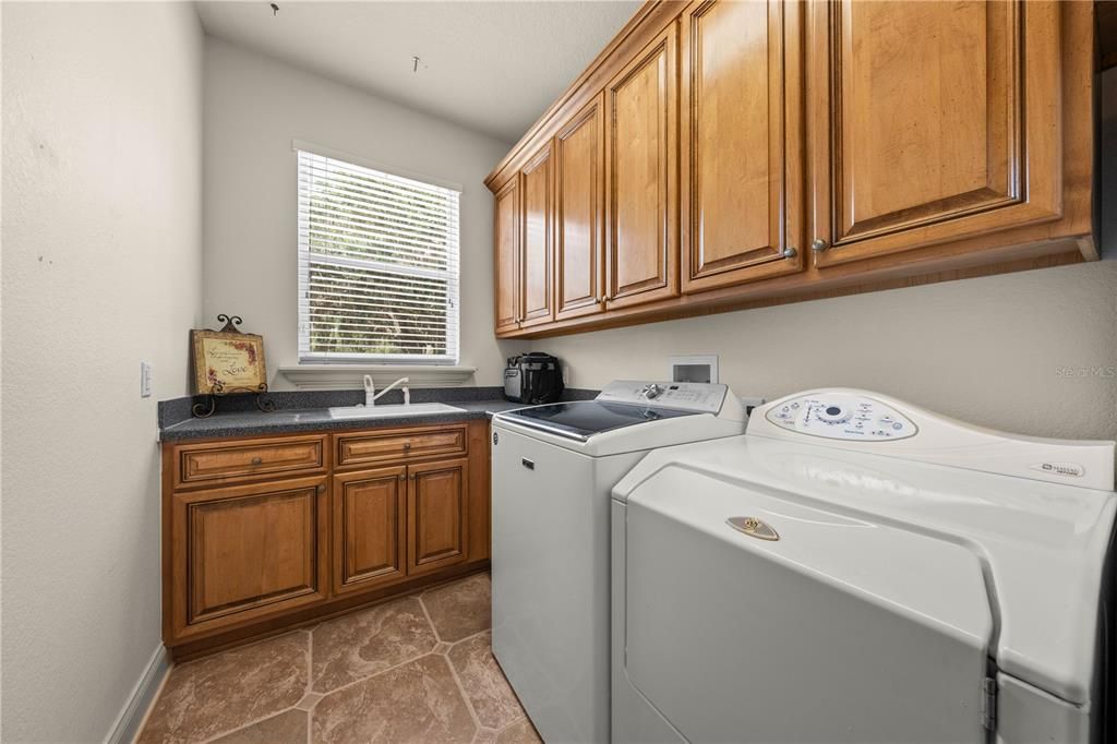 待售: $1,230,000 (5 贝兹, 4 浴室, 4141 平方英尺)