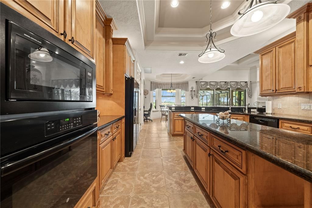 待售: $1,230,000 (5 贝兹, 4 浴室, 4141 平方英尺)