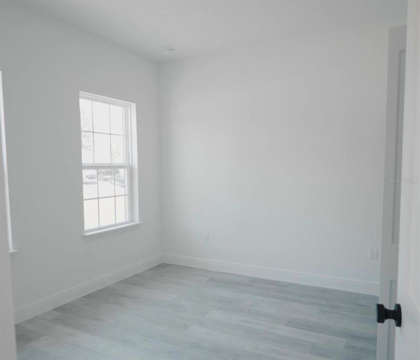Activo con contrato: $289,000 (4 camas, 2 baños, 1774 Pies cuadrados)