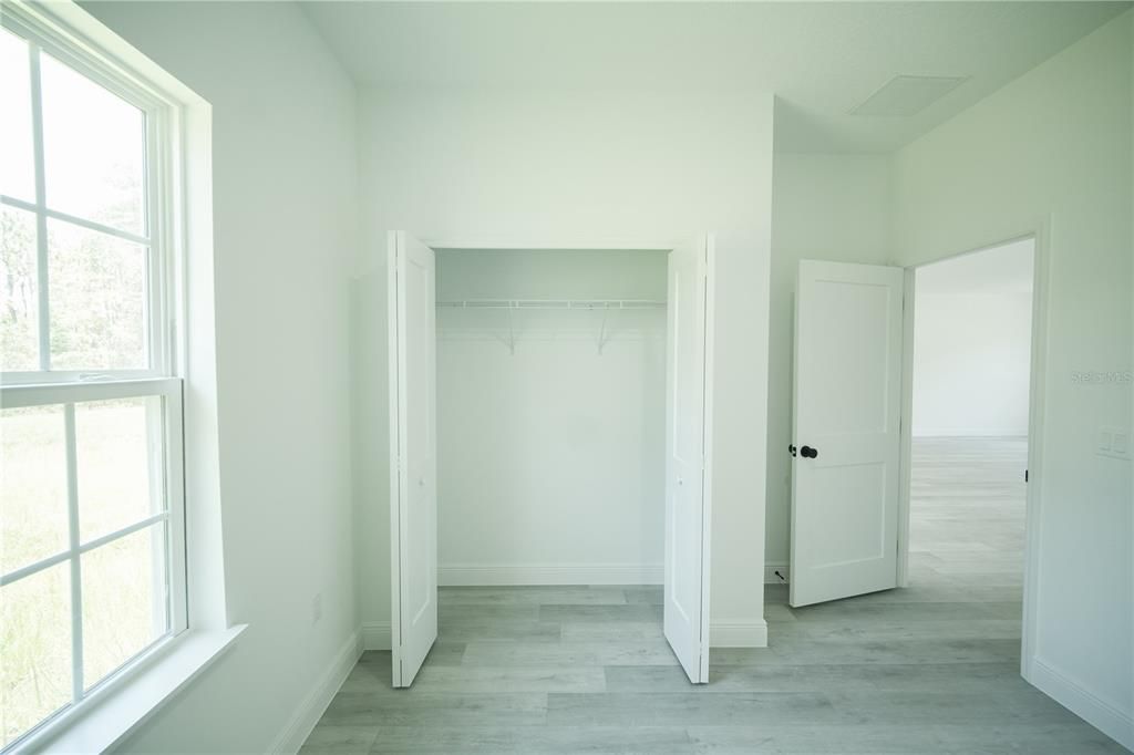 Activo con contrato: $289,000 (4 camas, 2 baños, 1774 Pies cuadrados)