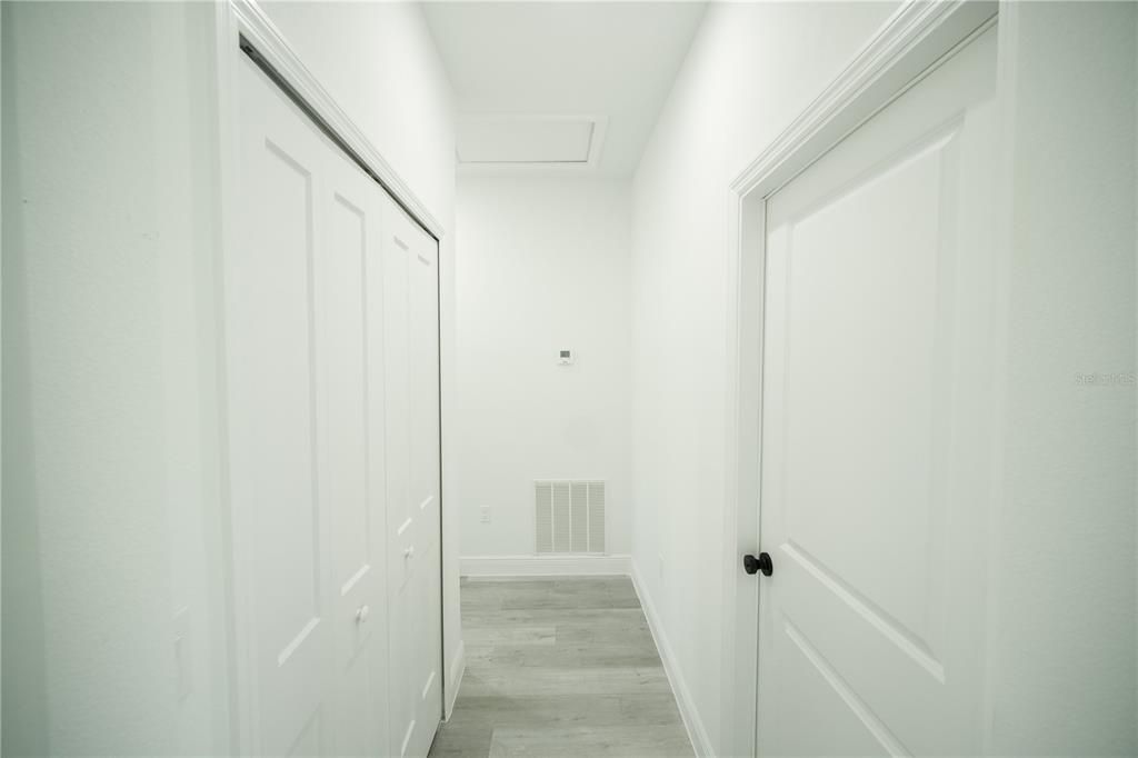 Activo con contrato: $289,000 (4 camas, 2 baños, 1774 Pies cuadrados)