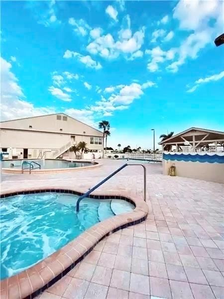 待售: $4,999 (0.09 acres)