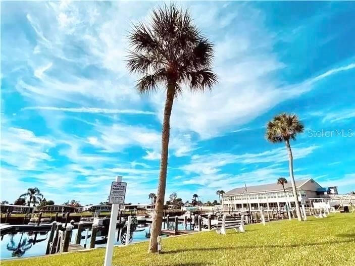 待售: $4,999 (0.09 acres)