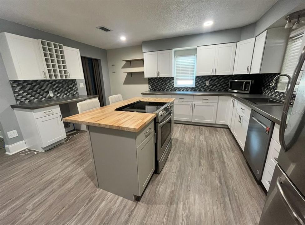 For Rent: $2,950 (3 beds, 2 baths, 1451 Square Feet)