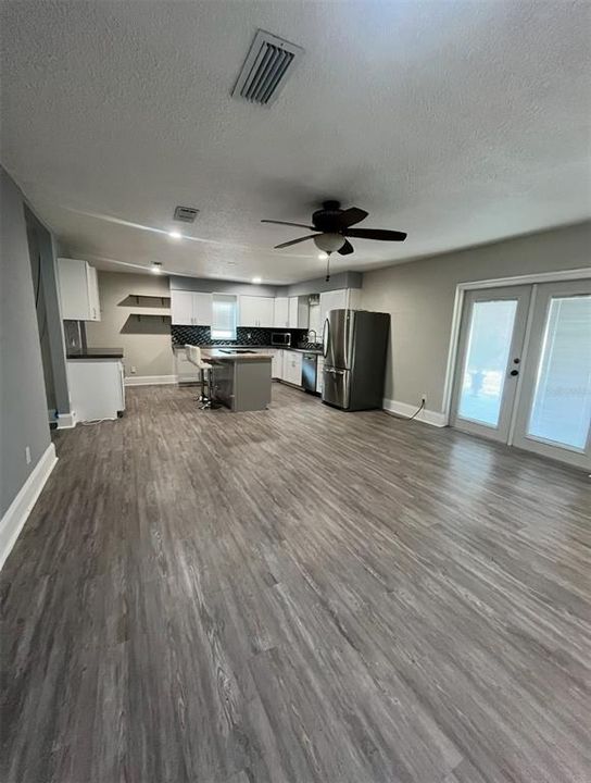 For Rent: $2,950 (3 beds, 2 baths, 1451 Square Feet)