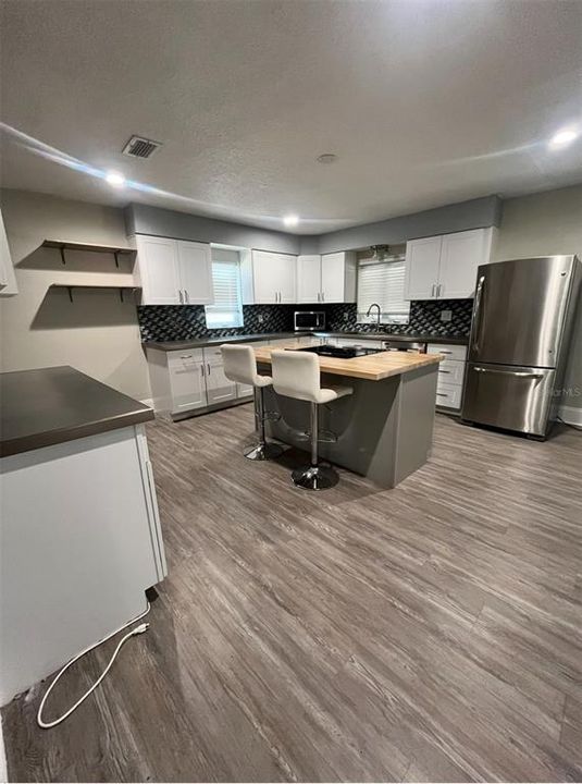 For Rent: $2,950 (3 beds, 2 baths, 1451 Square Feet)