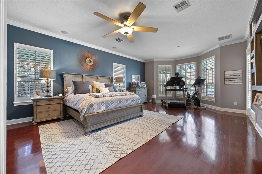 For Sale: $2,725,000 (7 beds, 4 baths, 4482 Square Feet)