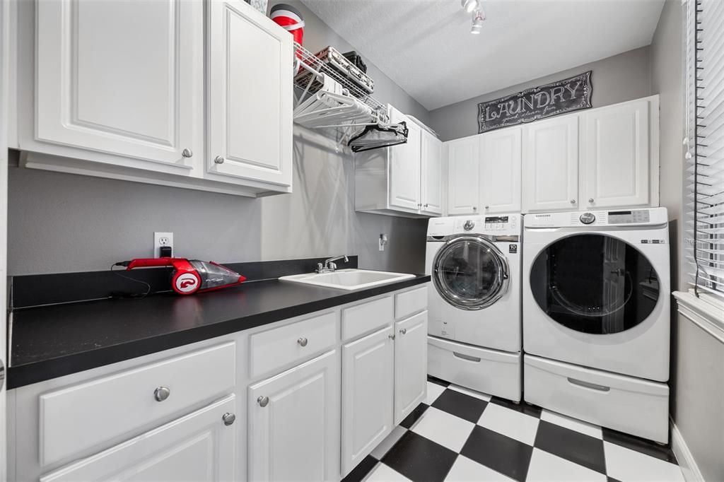 For Sale: $2,725,000 (7 beds, 4 baths, 4482 Square Feet)