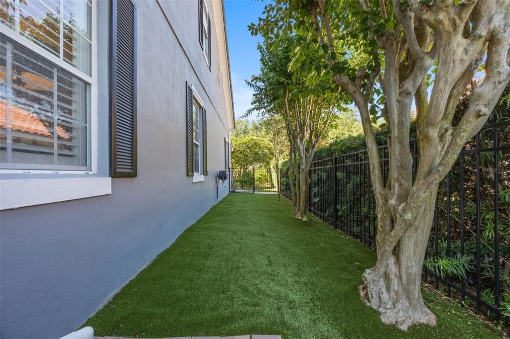 For Sale: $2,725,000 (7 beds, 4 baths, 4482 Square Feet)