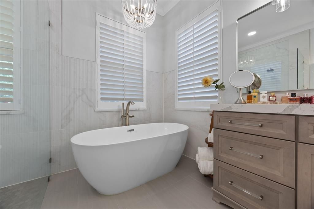 For Sale: $2,725,000 (7 beds, 4 baths, 4482 Square Feet)