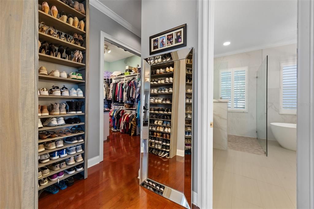 For Sale: $2,725,000 (7 beds, 4 baths, 4482 Square Feet)