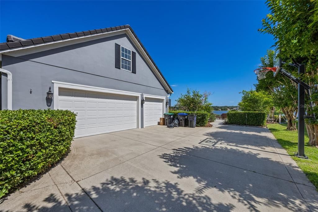 For Sale: $2,725,000 (7 beds, 4 baths, 4482 Square Feet)