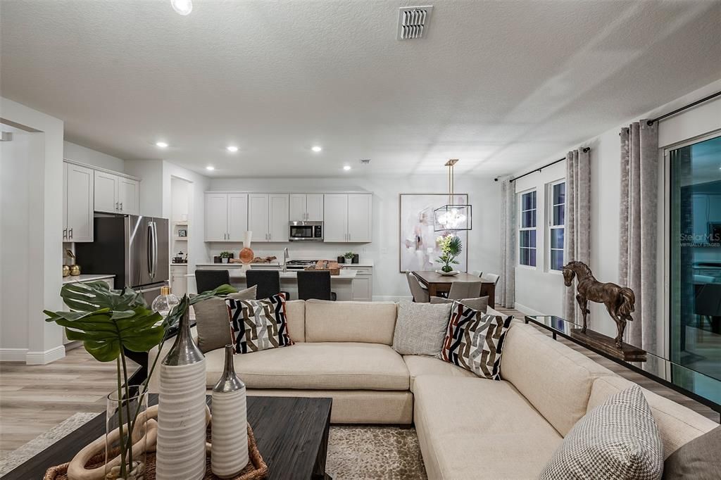 Active With Contract: $587,239 (6 beds, 4 baths, 3357 Square Feet)