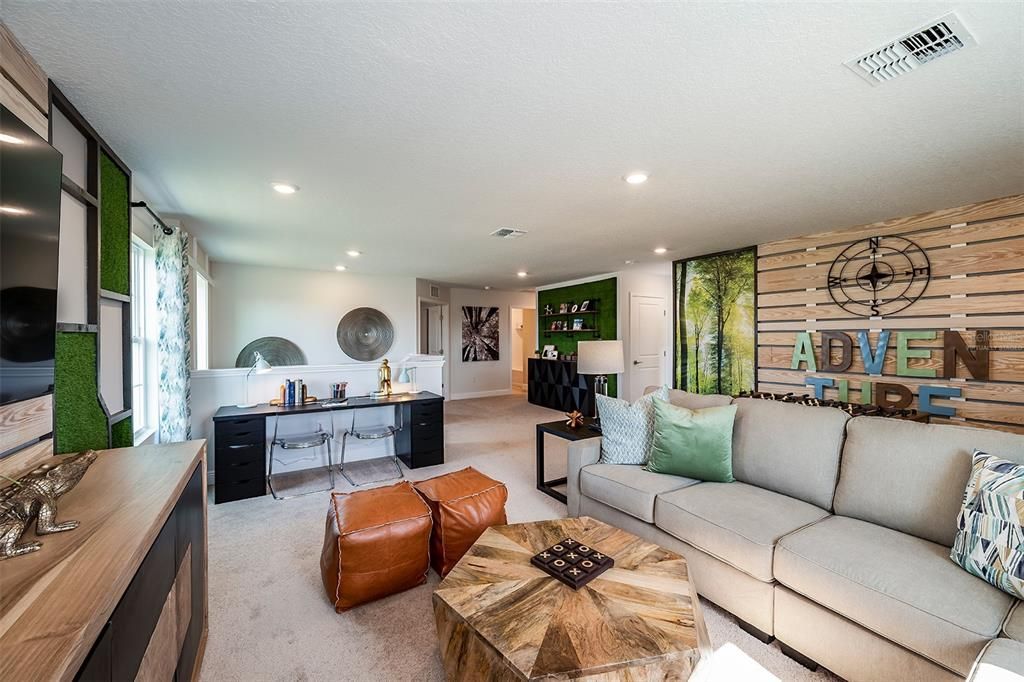 Active With Contract: $587,239 (6 beds, 4 baths, 3357 Square Feet)