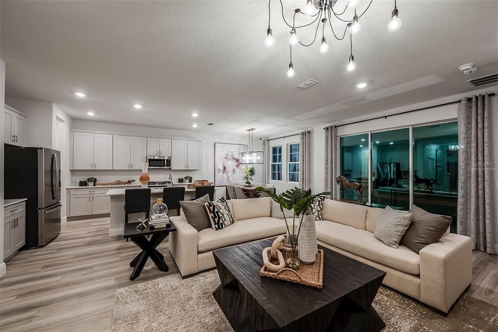 Active With Contract: $587,239 (6 beds, 4 baths, 3357 Square Feet)