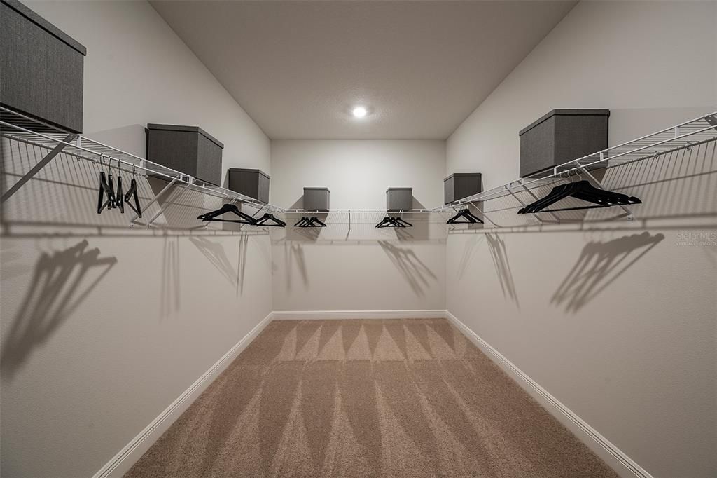 Active With Contract: $587,239 (6 beds, 4 baths, 3357 Square Feet)