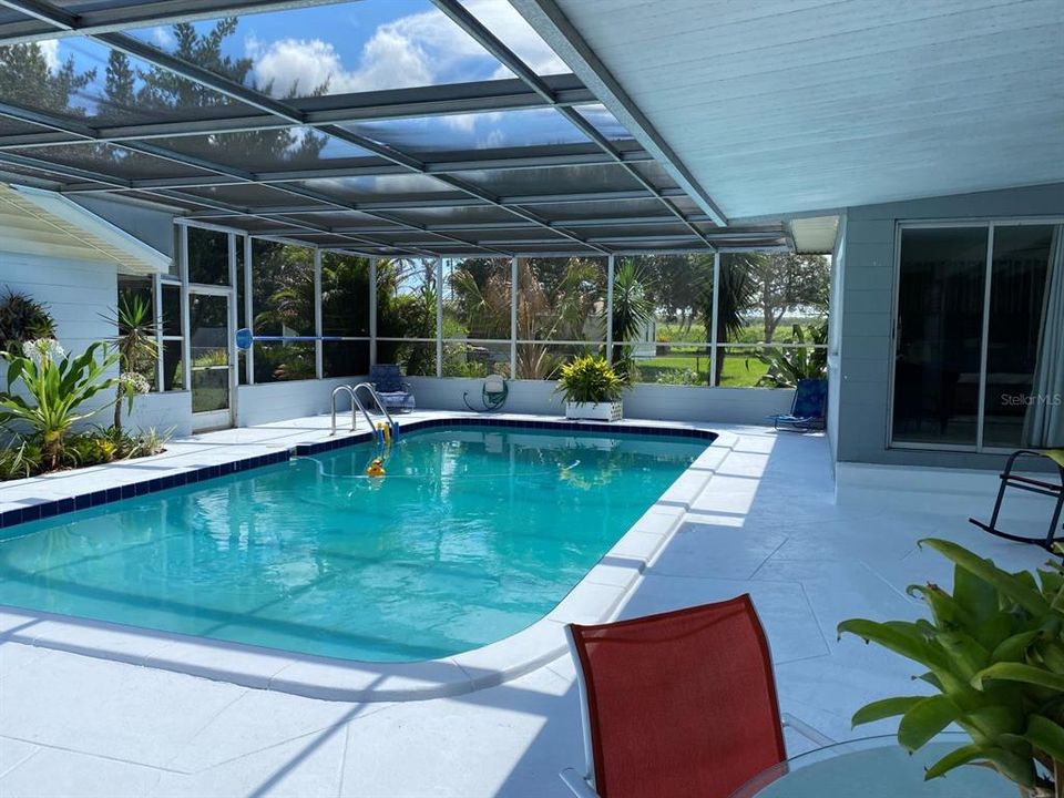 For Sale: $324,000 (3 beds, 1 baths, 1400 Square Feet)