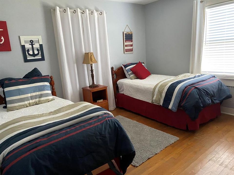 For Sale: $324,000 (3 beds, 1 baths, 1400 Square Feet)