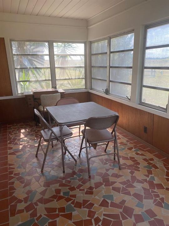 For Sale: $324,000 (3 beds, 1 baths, 1400 Square Feet)