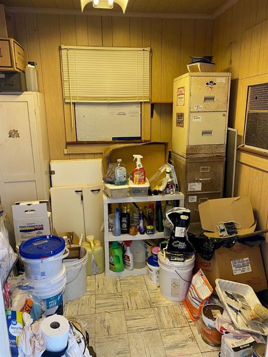 For Sale: $324,000 (3 beds, 1 baths, 1400 Square Feet)