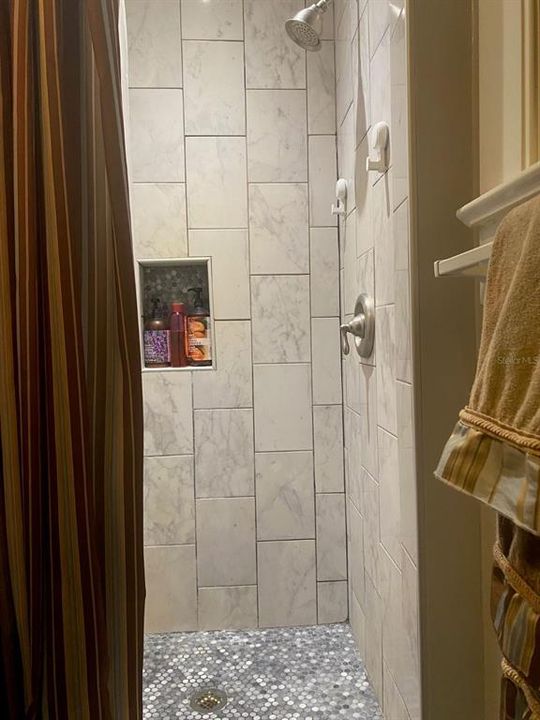 For Sale: $324,000 (3 beds, 1 baths, 1400 Square Feet)