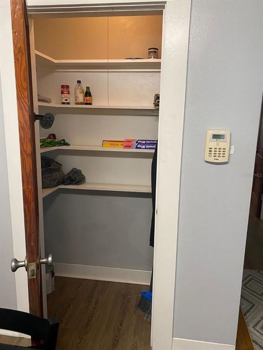 For Sale: $324,000 (3 beds, 1 baths, 1400 Square Feet)