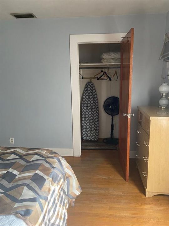 For Sale: $324,000 (3 beds, 1 baths, 1400 Square Feet)