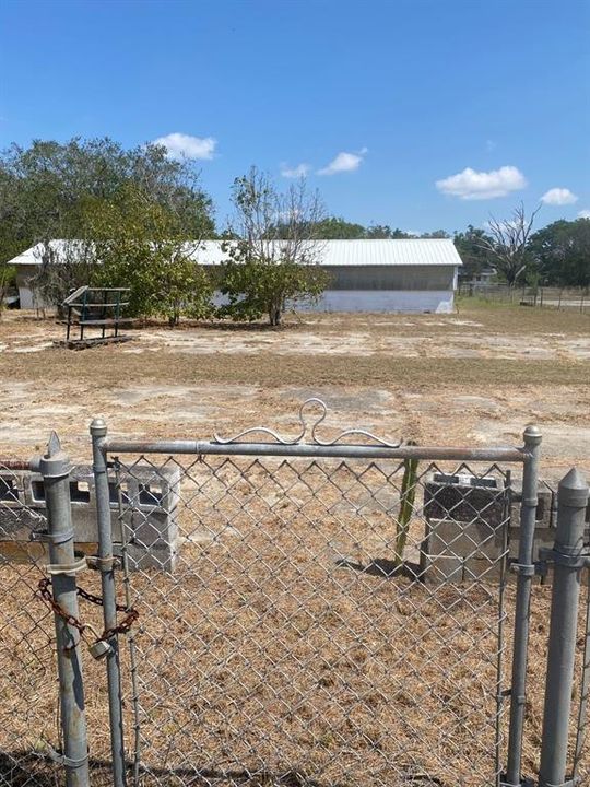 For Sale: $324,000 (3 beds, 1 baths, 1400 Square Feet)