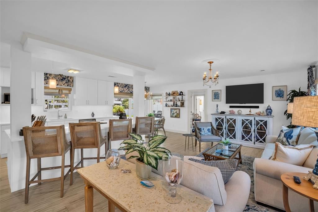 合同活跃: $985,000 (3 贝兹, 2 浴室, 1448 平方英尺)