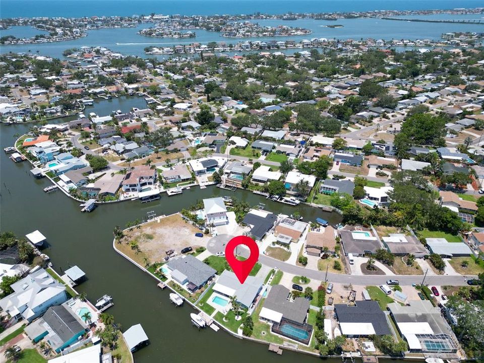 合同活跃: $985,000 (3 贝兹, 2 浴室, 1448 平方英尺)