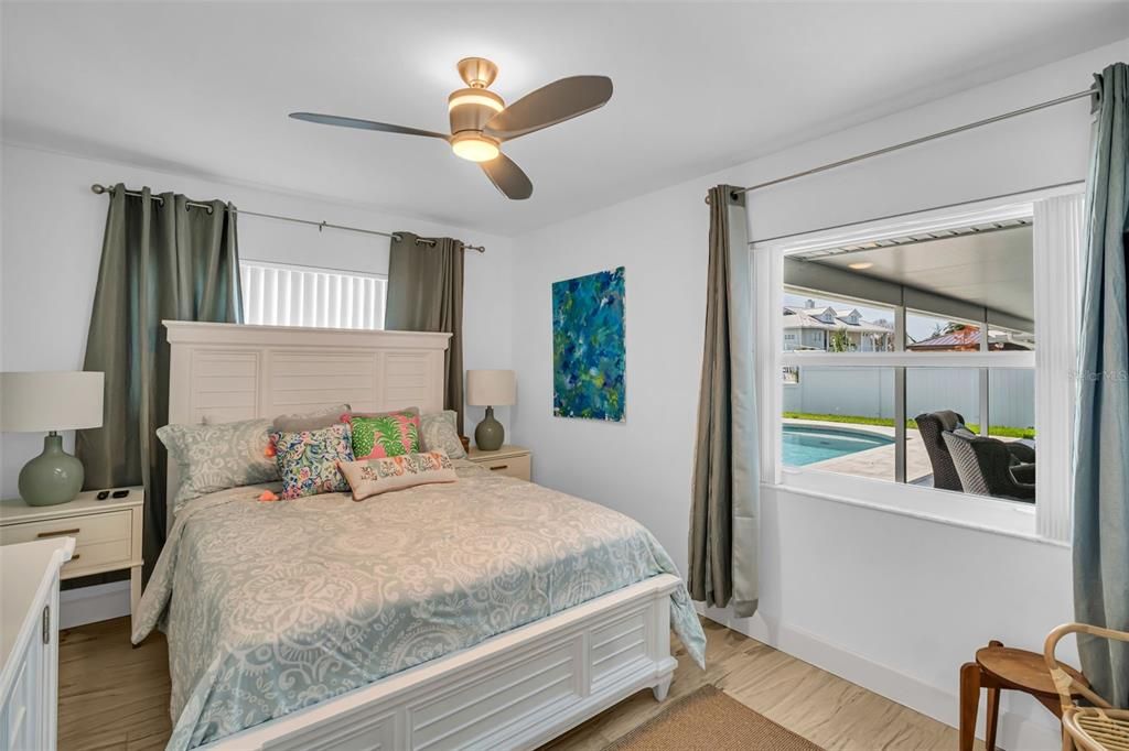 合同活跃: $985,000 (3 贝兹, 2 浴室, 1448 平方英尺)